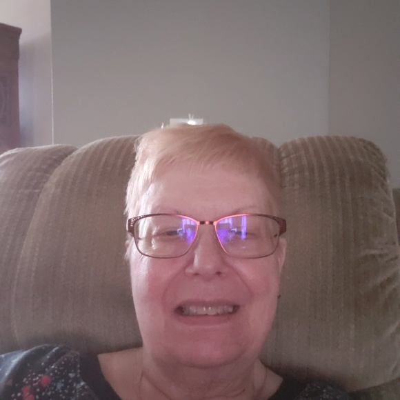 Meet your Posher, Cindy - Picture 1 of 1